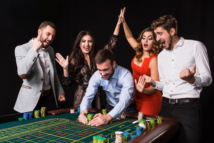 Aplikasi BRI dan gedetogel berdampingan di layar Android